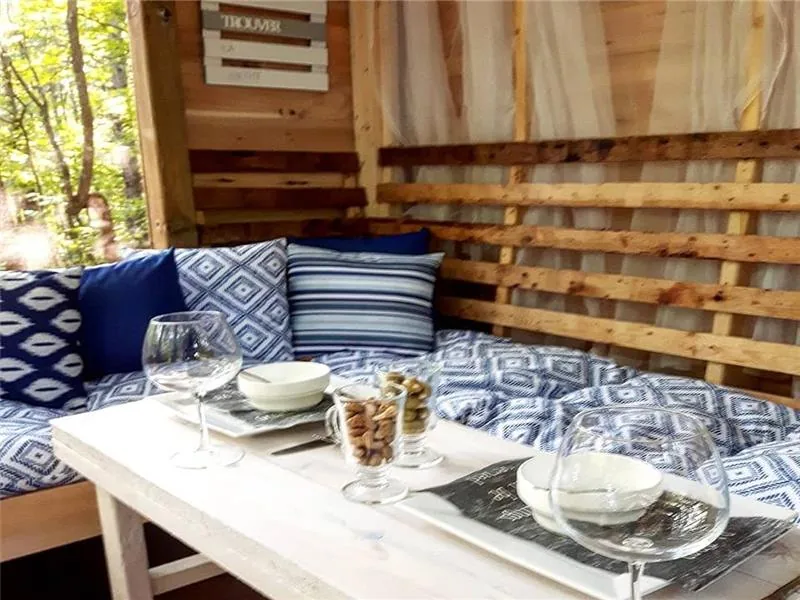 Cabane à feu — gazebo 4 saisons