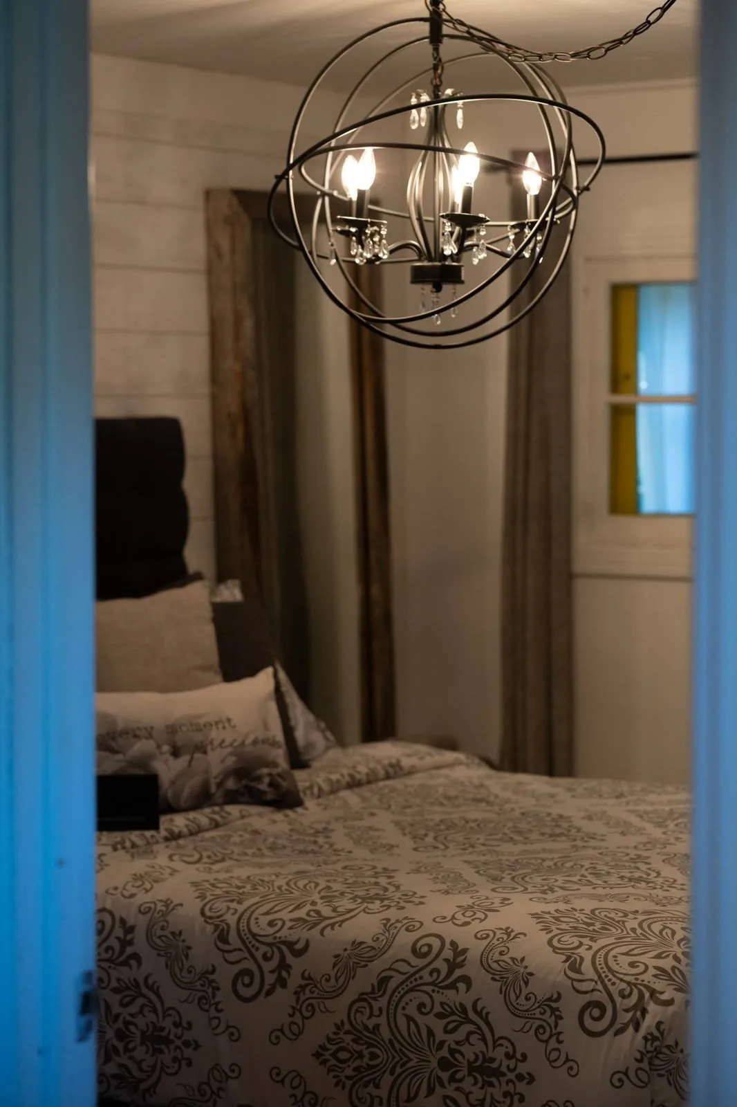 Chambre — lit queen