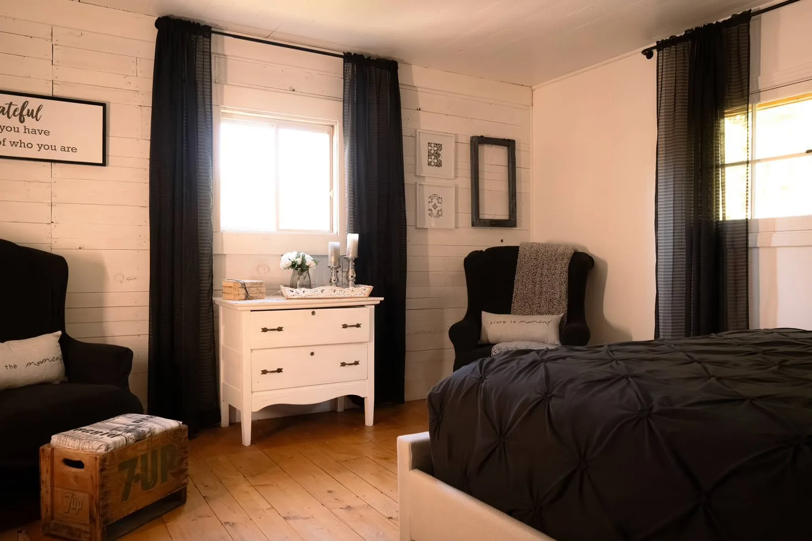 Chambre avec lit queen
